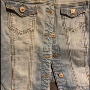 I & M Jean Jacket Women’s Denim Jacket size Large.
